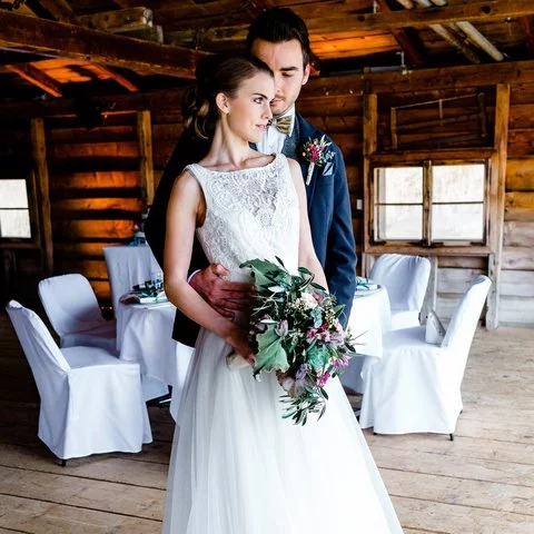 Brautpaar im Bootshaus